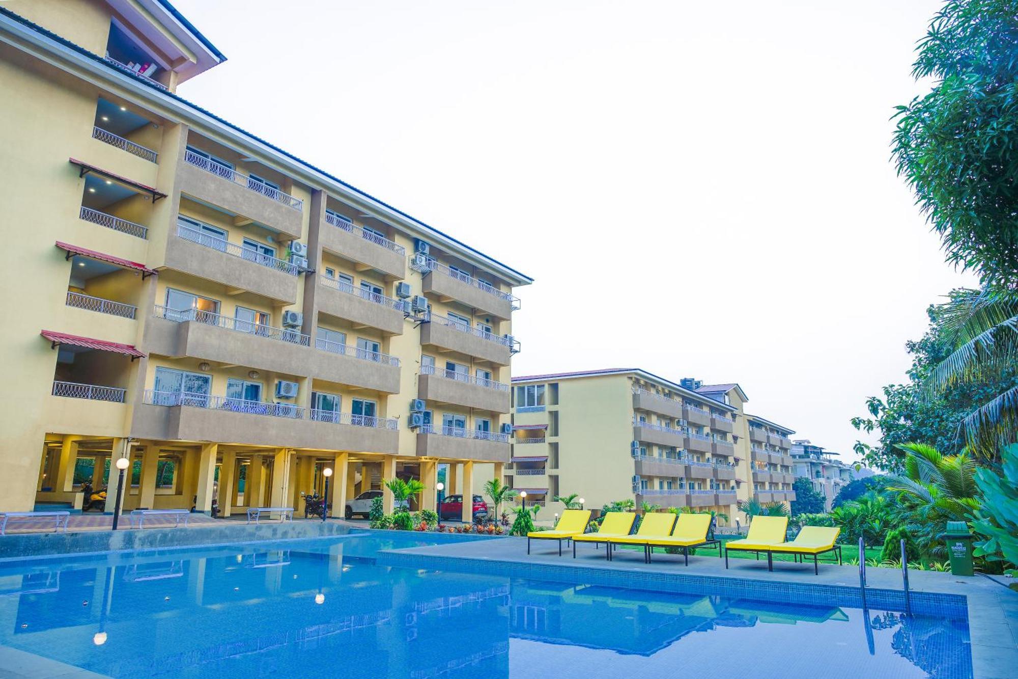 Alaya Stays 1 Bhk With Balcony & Pool - Veera Marina Кандолим Екстериор снимка