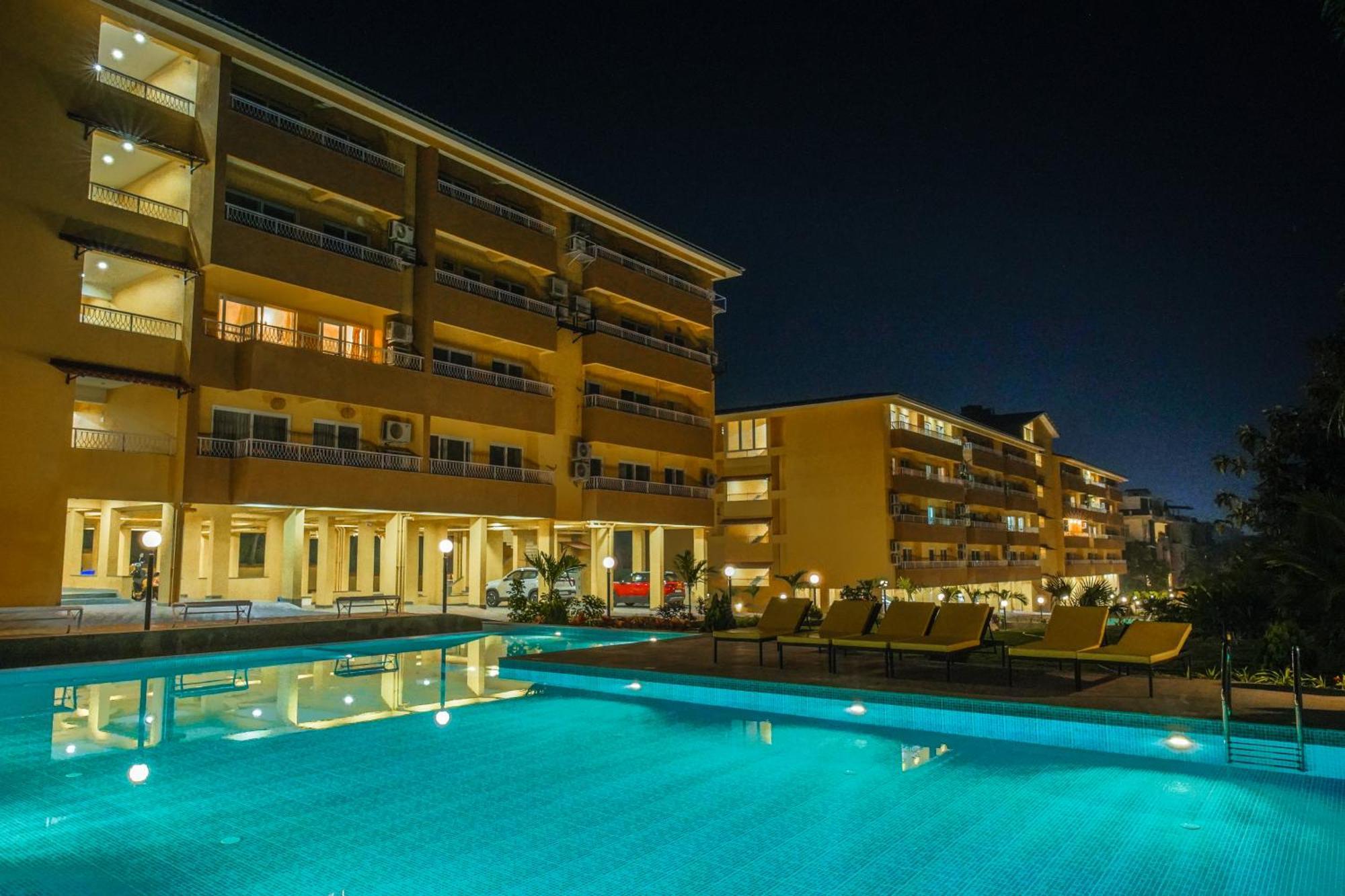 Alaya Stays 1 Bhk With Balcony & Pool - Veera Marina Кандолим Екстериор снимка