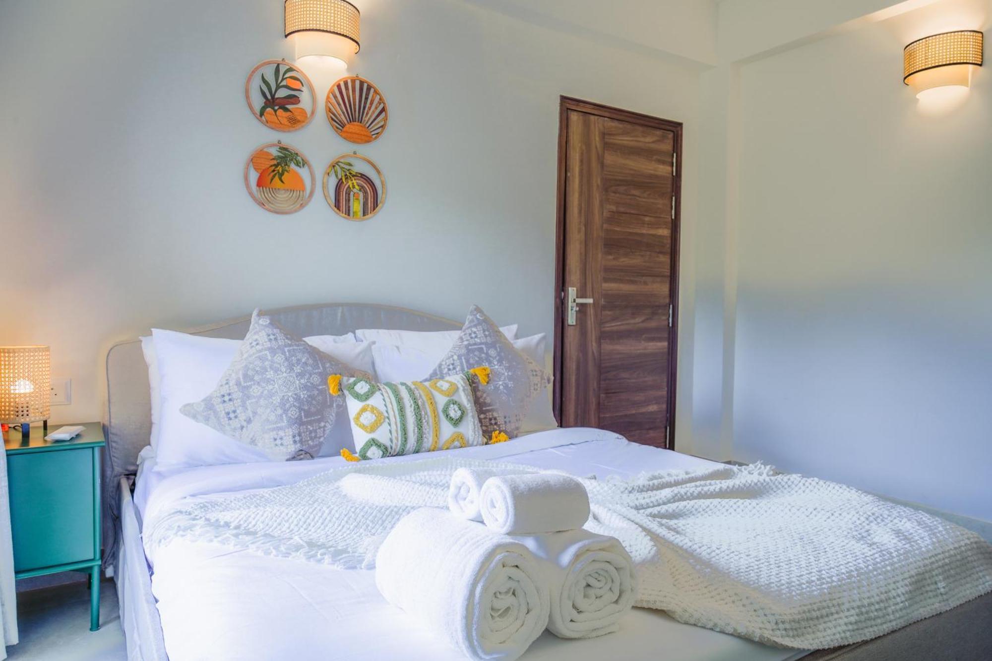 Alaya Stays 1 Bhk With Balcony & Pool - Veera Marina Кандолим Екстериор снимка