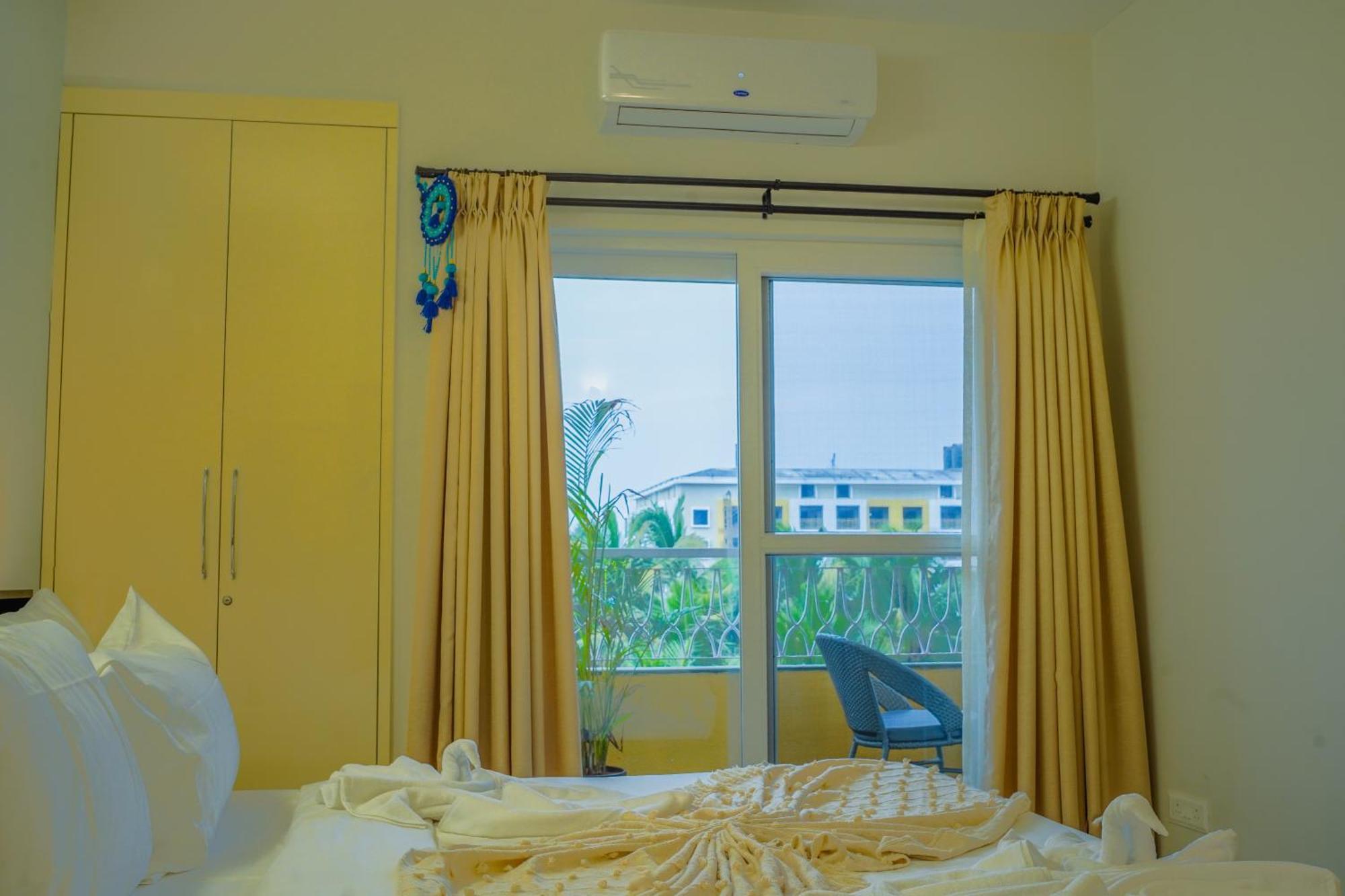 Alaya Stays 1 Bhk With Balcony & Pool - Veera Marina Кандолим Екстериор снимка