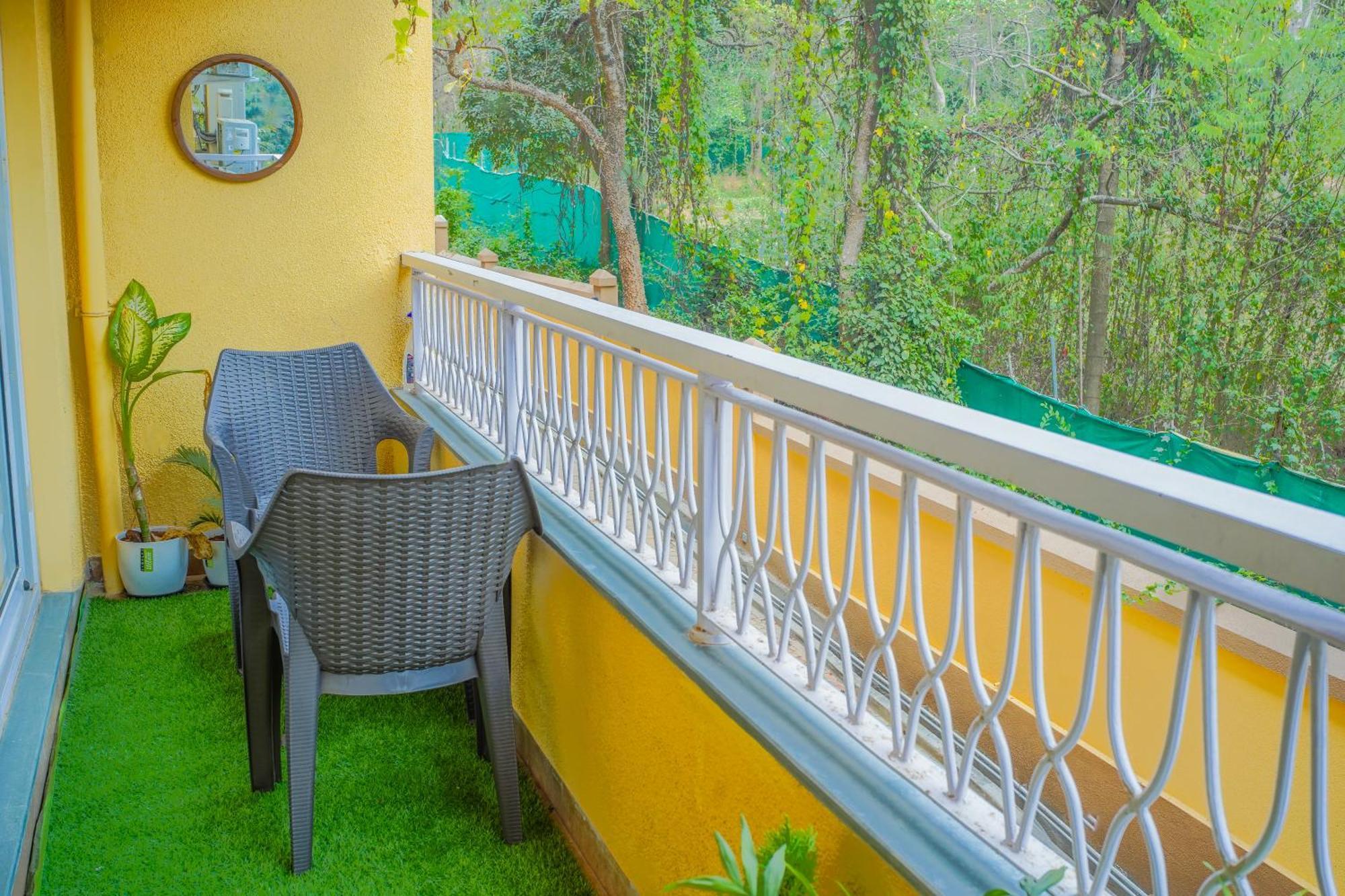 Alaya Stays 1 Bhk With Balcony & Pool - Veera Marina Кандолим Екстериор снимка