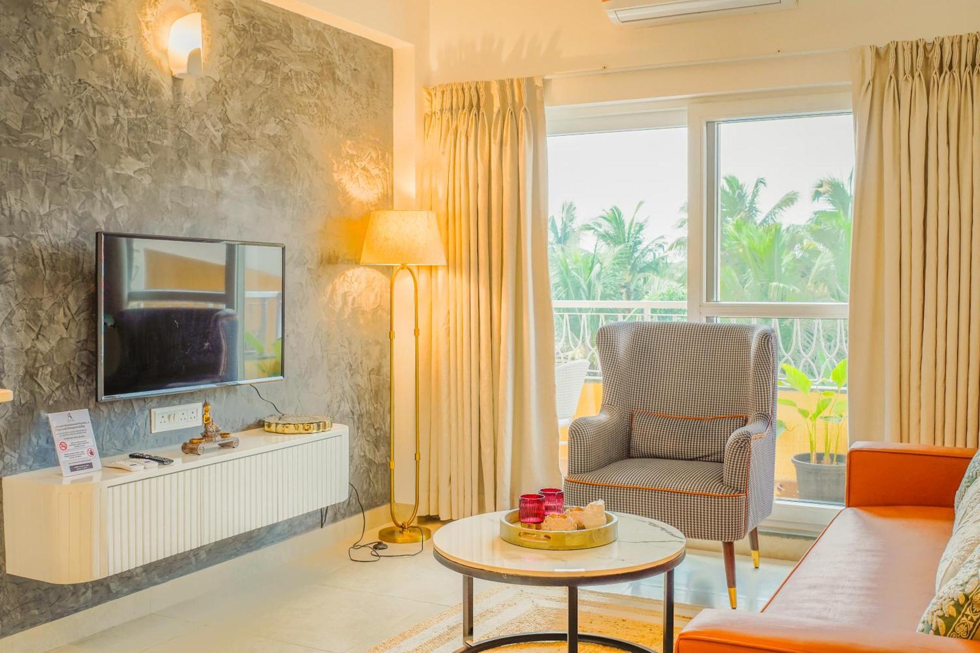 Alaya Stays 1 Bhk With Balcony & Pool - Veera Marina Кандолим Екстериор снимка