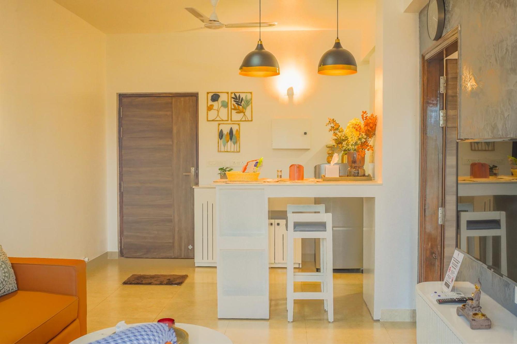 Alaya Stays 1 Bhk With Balcony & Pool - Veera Marina Кандолим Екстериор снимка